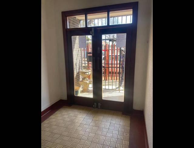 1 BEDROOM APARTMENT FOR SALE IN PRIMROSE